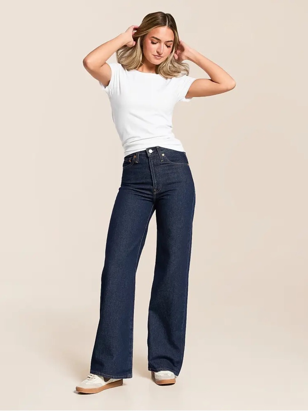 Levis Ribcage Wide Leg Jean size 28x34 irregular see video please